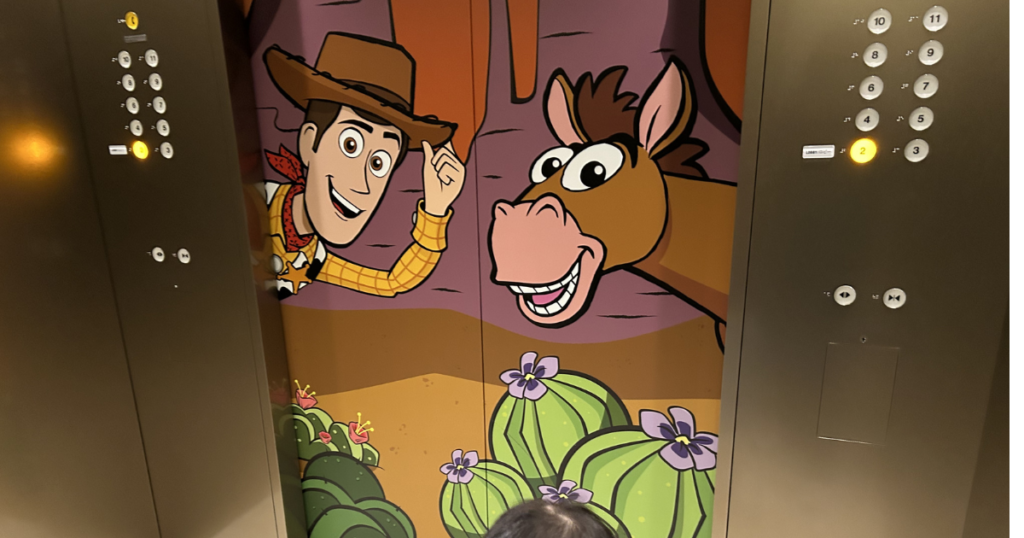 トイストーリーホテル　エレベーター