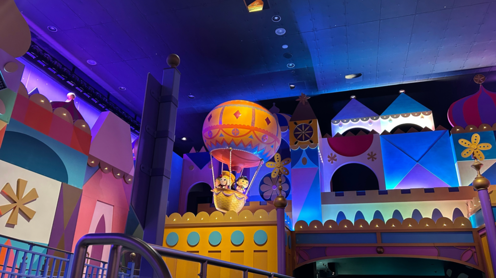 ディズニーランド イッツアスモールワールド