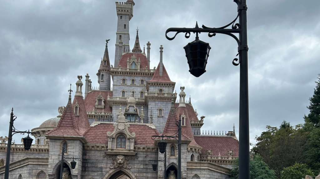 ディズニーランド 美女と野獣の魔法のものがたり